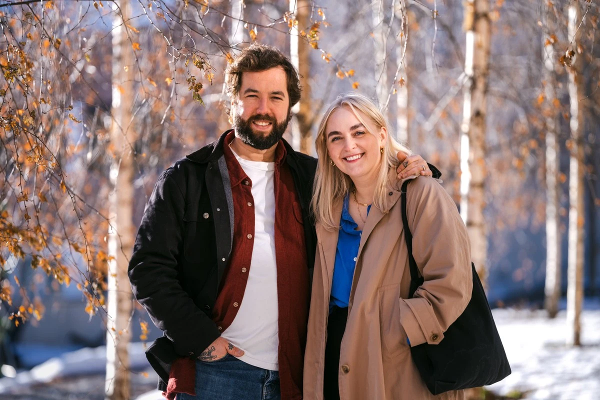 Equipo analizando un expediente de financiación
